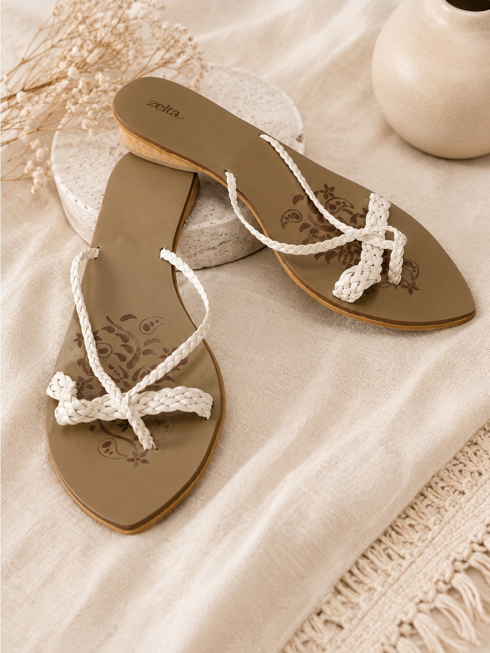 Zeita White Braided Thong Sandals Women’s Size 39 8.5 Boho Summer Slip On Flats
